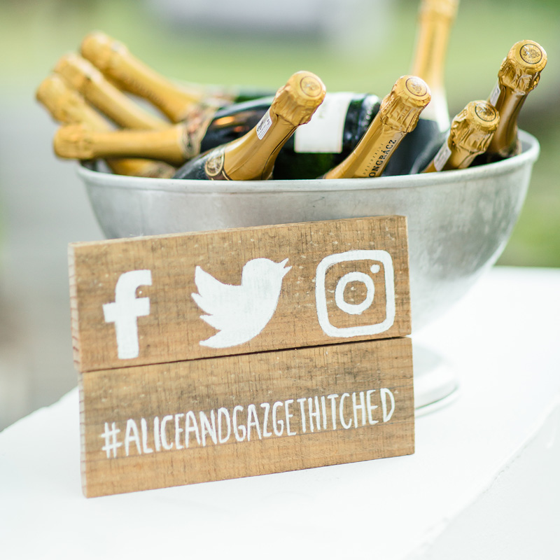 Wooden wedding hashtag sign for photos - Wood and natural wedding stationery